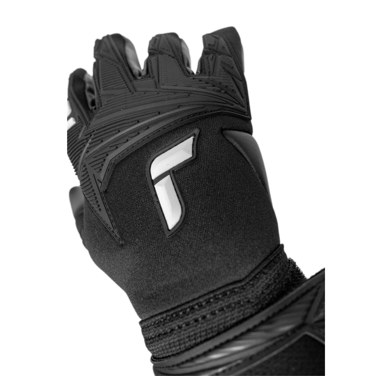 Reusch Attrakt Freegel Infinity Goalkeeping Gloves