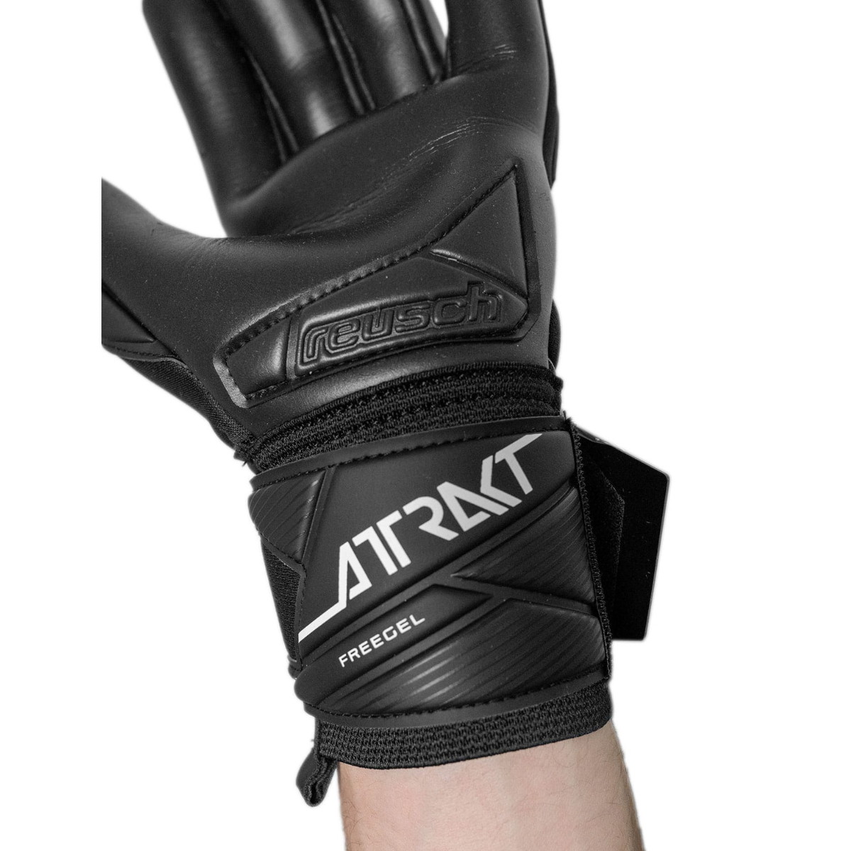 Reusch Attrakt Freegel Infinity Goalkeeping Gloves
