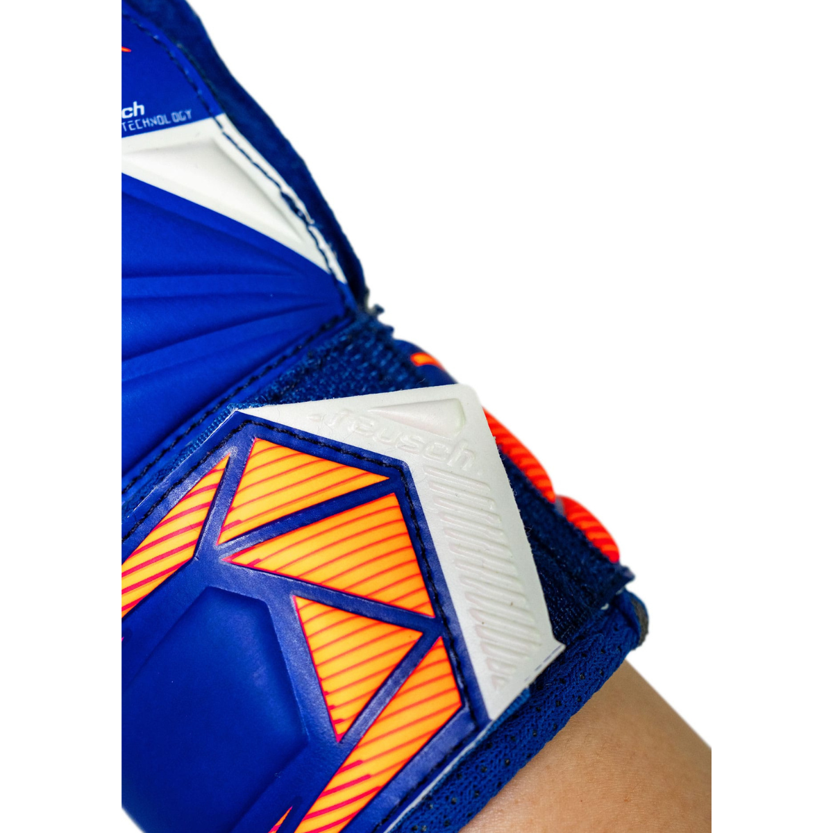 Reusch Attrakt Solid Junior Goalkeeping Gloves